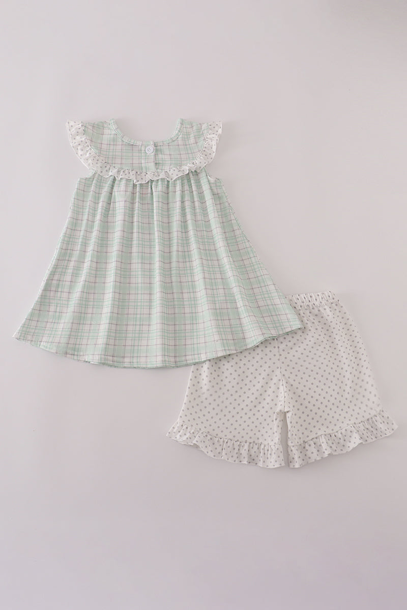 Green plaid sea shell french knot ruffle shorts est