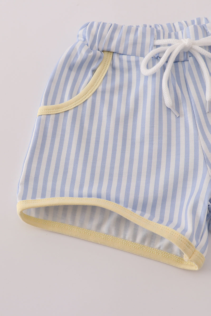 Crayon apple embroidery shorts set