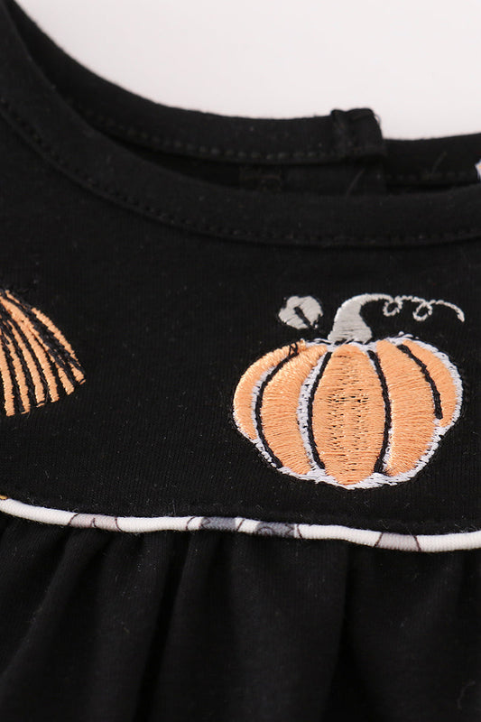 Black witch pumpkin embroidery bubble